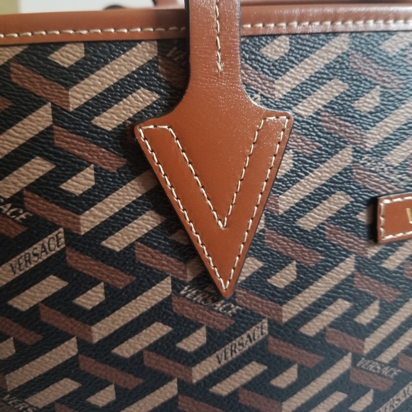 Versace Greca Monogram Coated Canvas Tote With Pouch Black Cream Gold - Picture 7 of 10